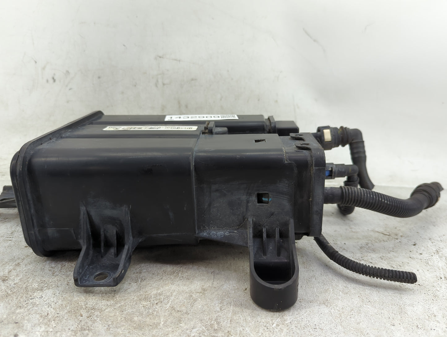 2013 Chevrolet Captiva Sport Fuel Vapor Charcoal Canister - Oemusedautoparts1.com