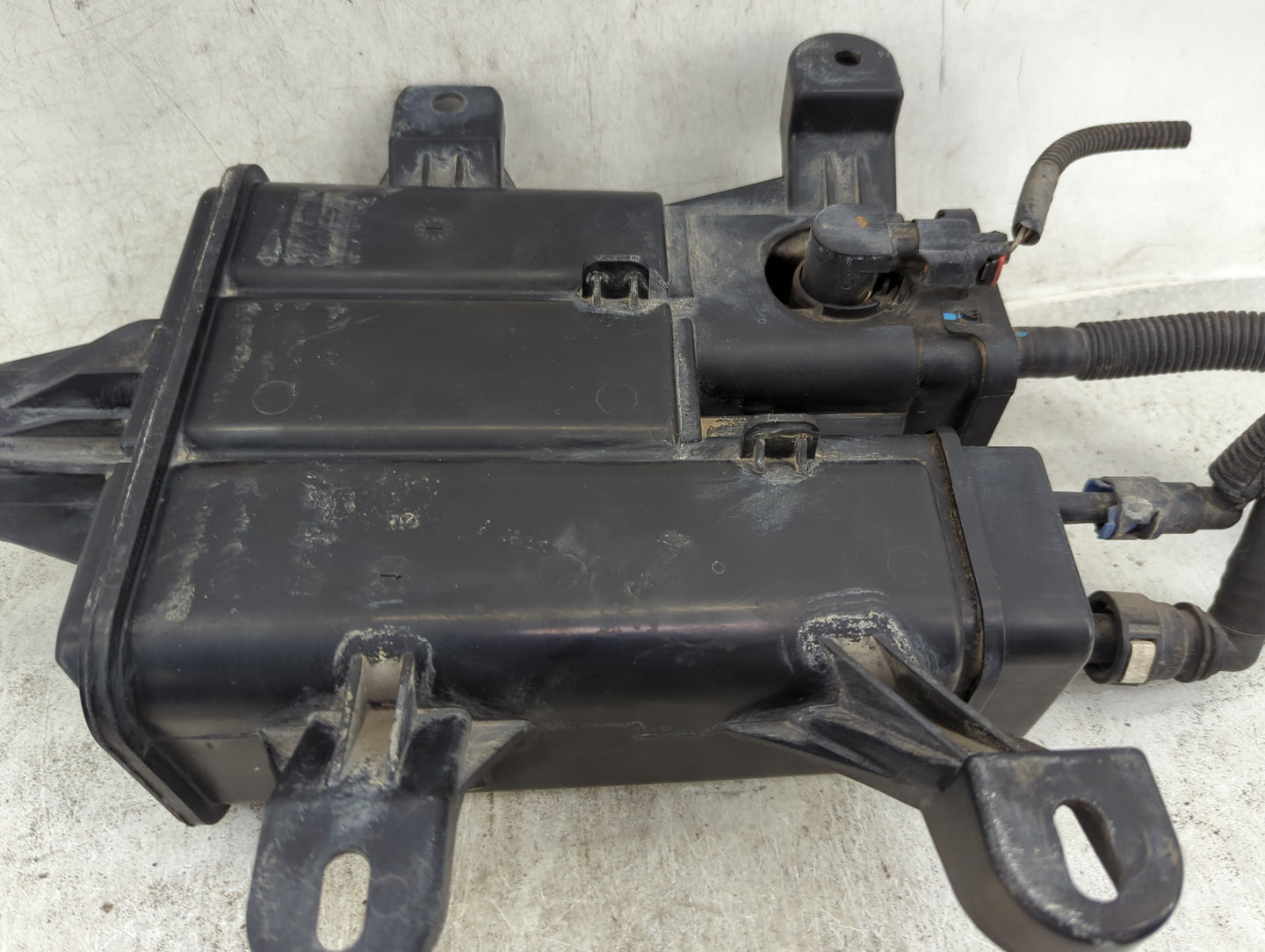 2013 Chevrolet Captiva Sport Fuel Vapor Charcoal Canister - Oemusedautoparts1.com