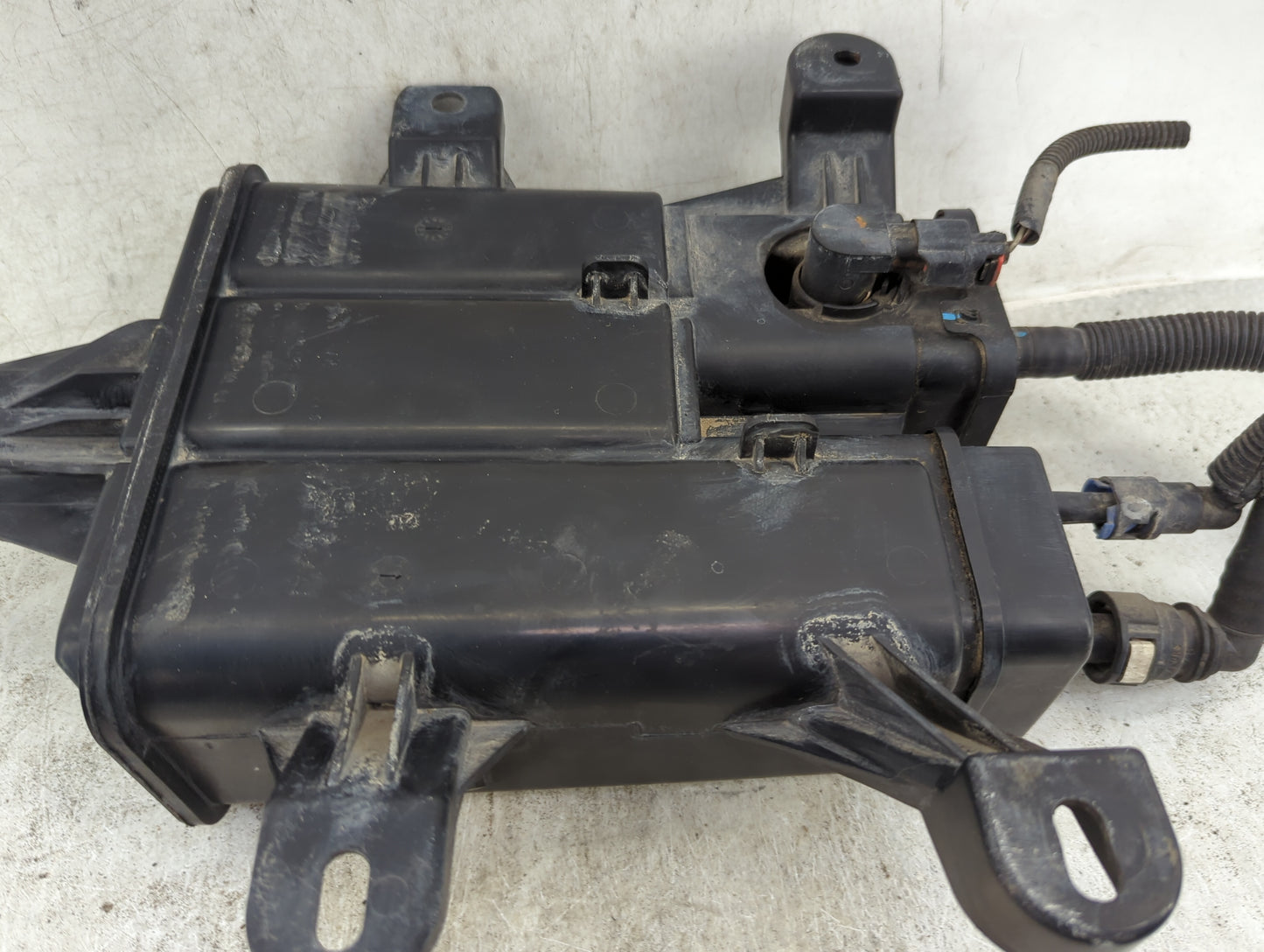 2013 Chevrolet Captiva Sport Fuel Vapor Charcoal Canister - Oemusedautoparts1.com