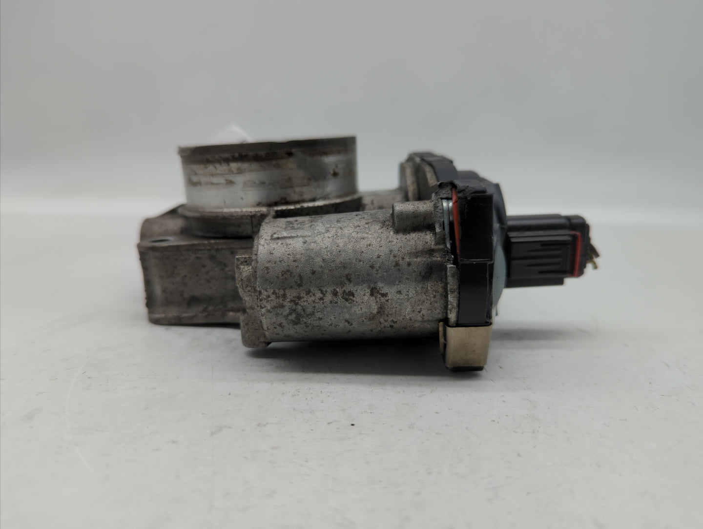 2012-2015 Chevrolet Captiva Sport Throttle Body P/N:12632101CA Fits Fits 2012 2013 2014 2015 OEM Used Auto Parts - Oemusedau