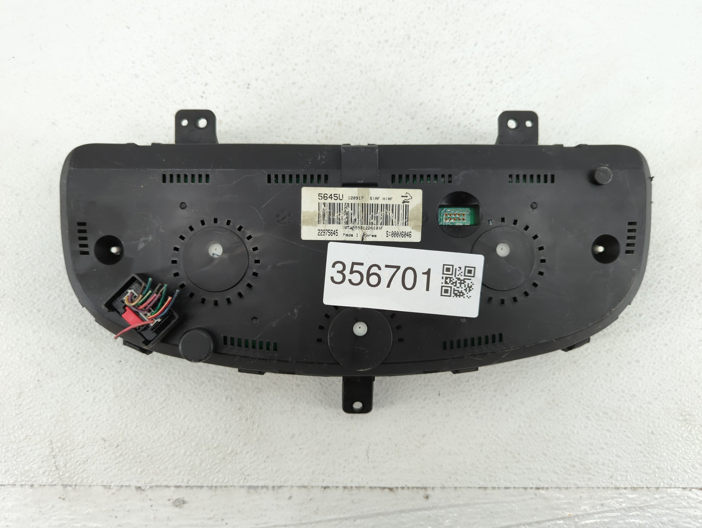 2013-2014 Chevrolet Captiva Sport Instrument Cluster Speedometer Gauges P/N:22975645 23167552 Fits Fits 2013 2014 OEM Used A