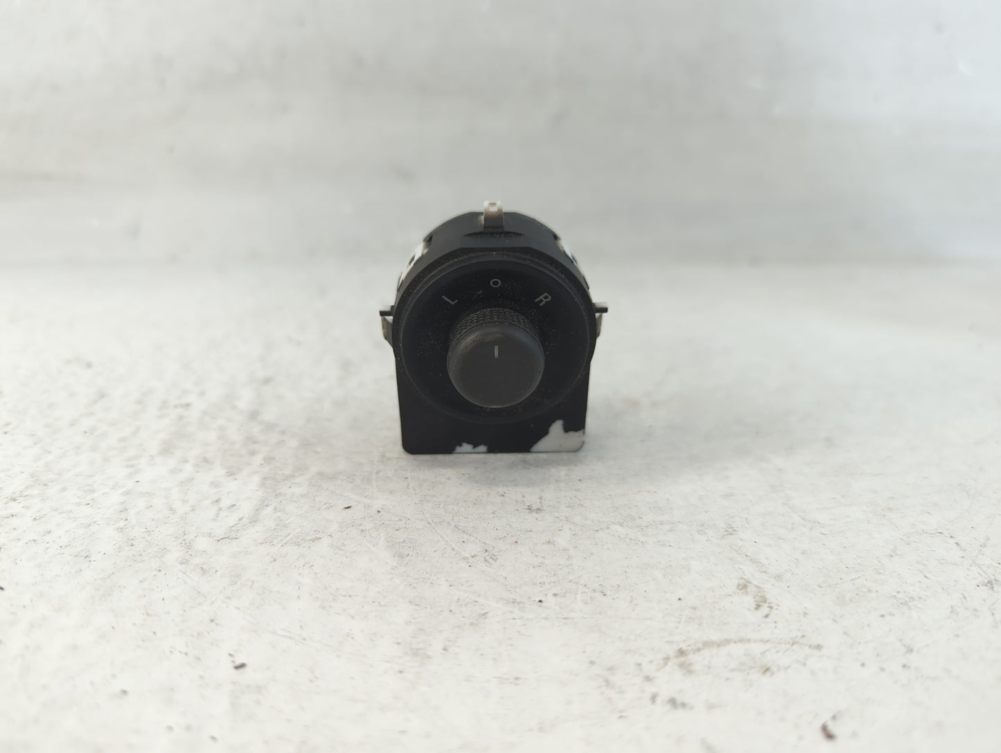 2011-2016 Chevrolet Cruze Master Power Window Switch Replacement Driver Side Left P/N:13272182 Fits OEM Used Auto Parts - Oe