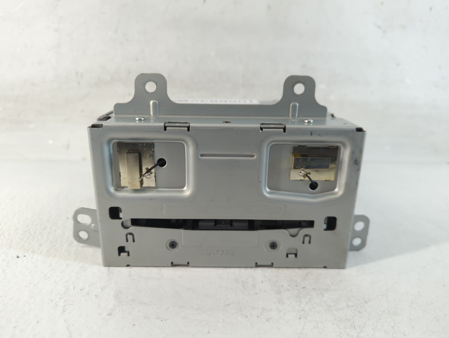 2013 Chevrolet Cruze Radio AM FM Cd Player Receiver Replacement P/N:22992934 Fits OEM Used Auto Parts - Oemusedautoparts1.co