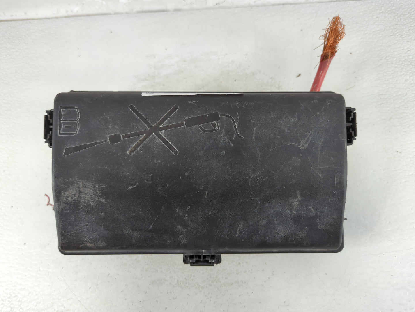 2013-2014 Chevrolet Cruze Fusebox Fuse Box Panel Relay Module P/N:95216200_02 Fits Fits 2013 2014 OEM Used Auto Parts - Oemu