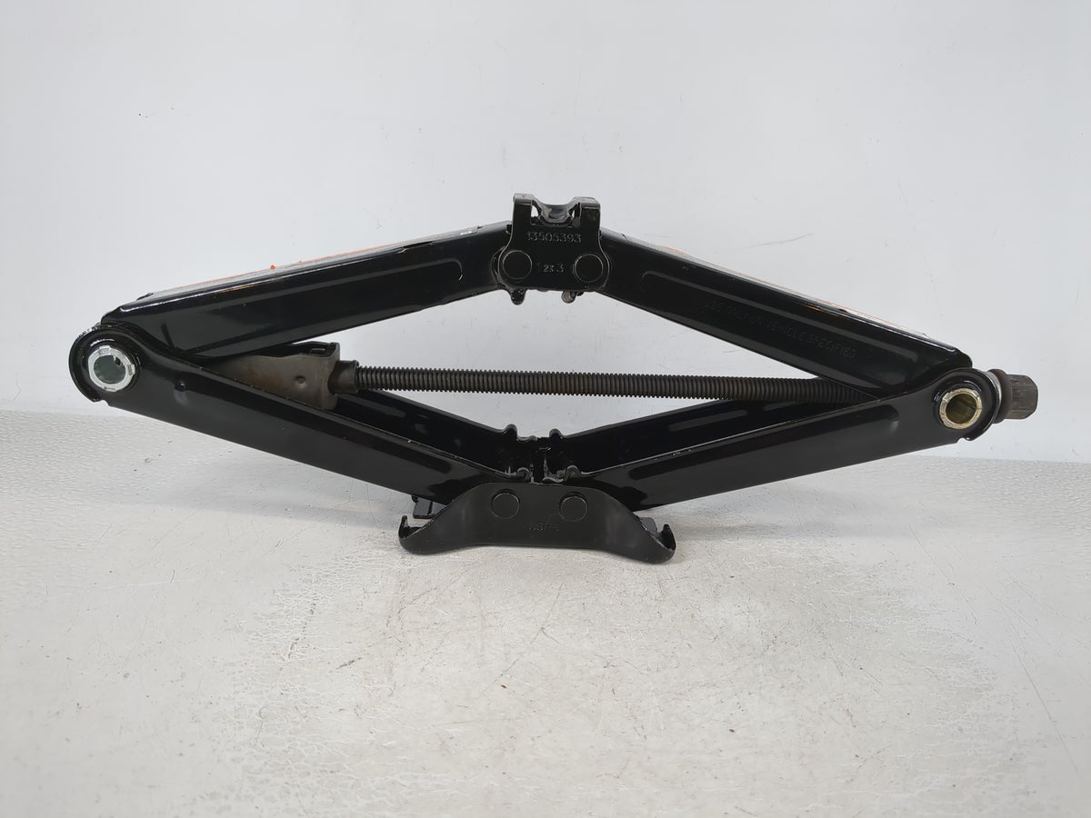 2013 Chevrolet Cruze Spare Scissor Car Jack 1093136 - Oemusedautoparts1.com