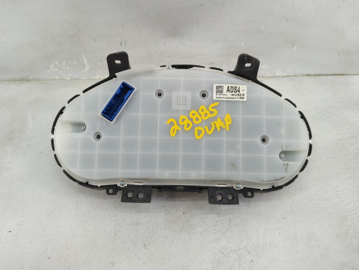 2013-2014 Chevrolet Cruze Instrument Cluster Speedometer Gauges P/N:95129378 Miles:1K Fits Fits 2013 2014 OEM Used Auto Part