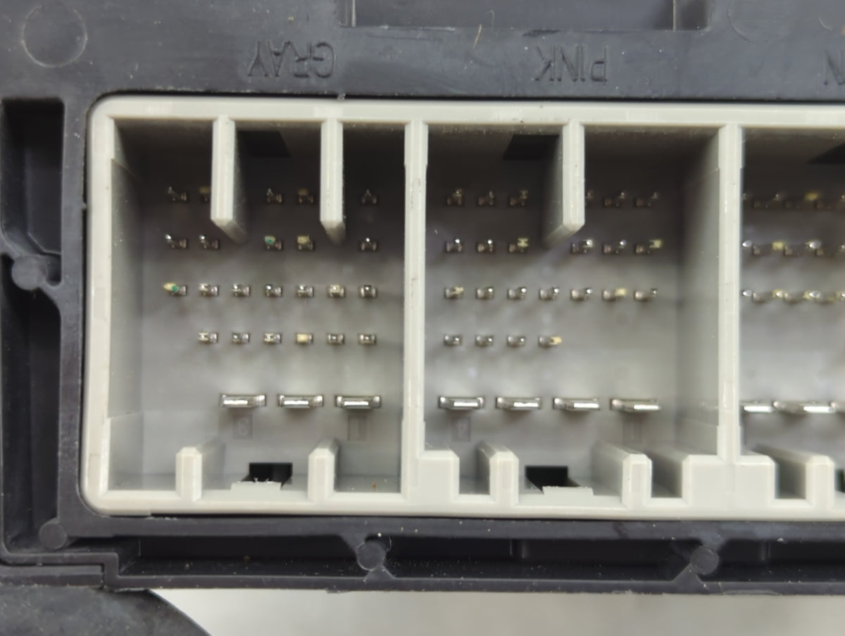 2013-2014 Chevrolet Cruze Body Control Module Bcm Inner Cabin Fuse Box - Oemusedautoparts1.com