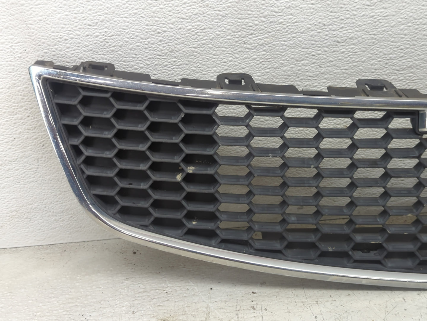 2011-2014 Chevrolet Cruze Front Bumper Grille - Oemusedautoparts1.com