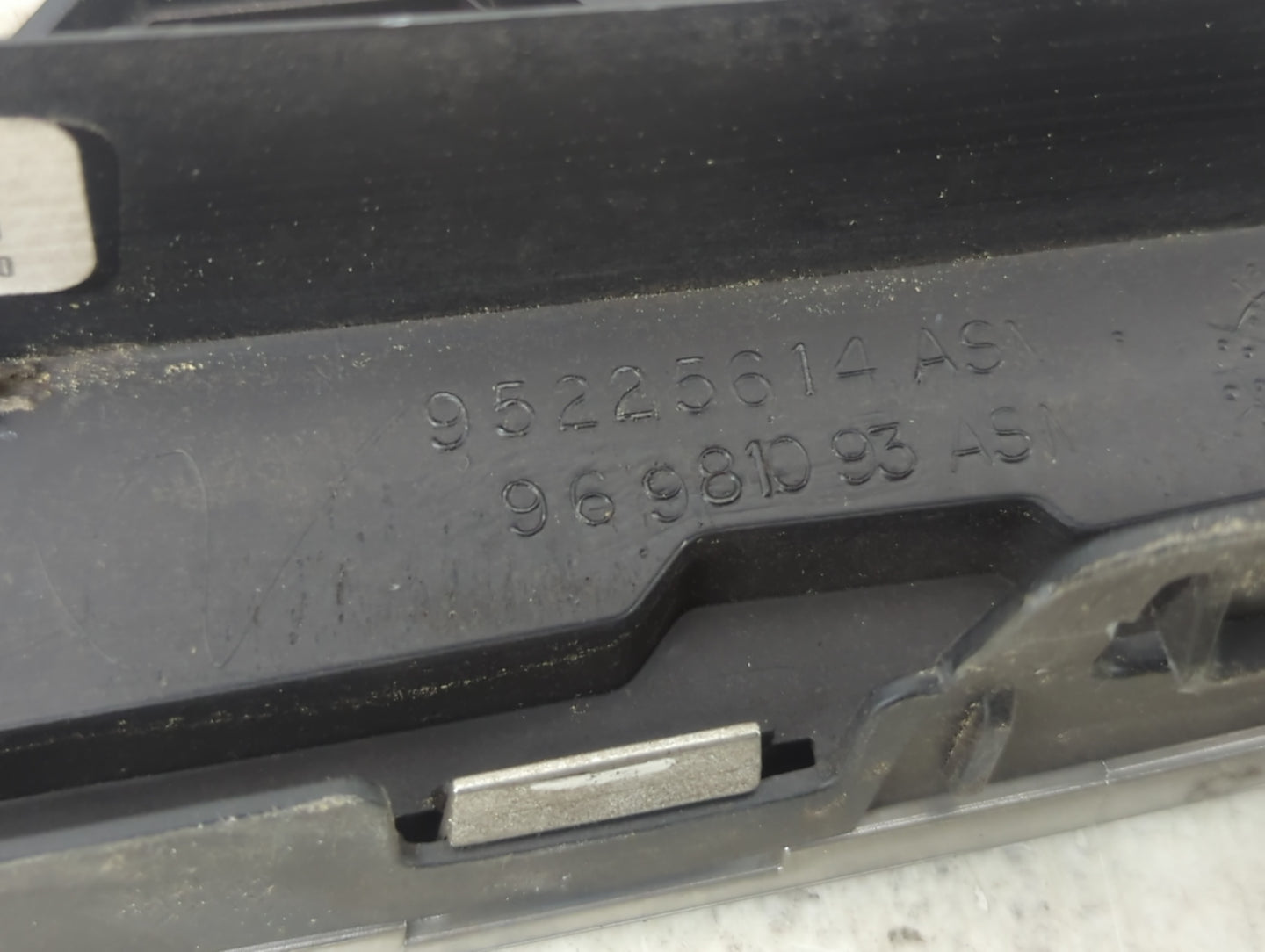 2011-2014 Chevrolet Cruze Front Bumper Grille - Oemusedautoparts1.com
