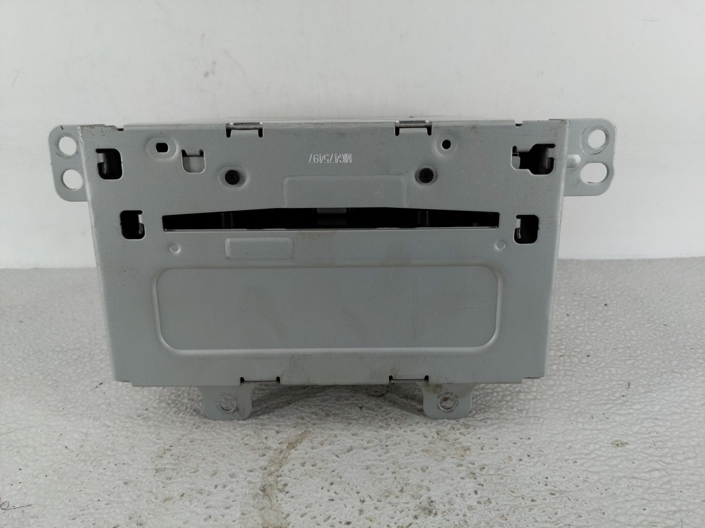 2013 Chevrolet Cruze Radio AM FM Cd Player Receiver Replacement P/N:22923803 22976137 Fits OEM Used Auto Parts - Oemusedauto