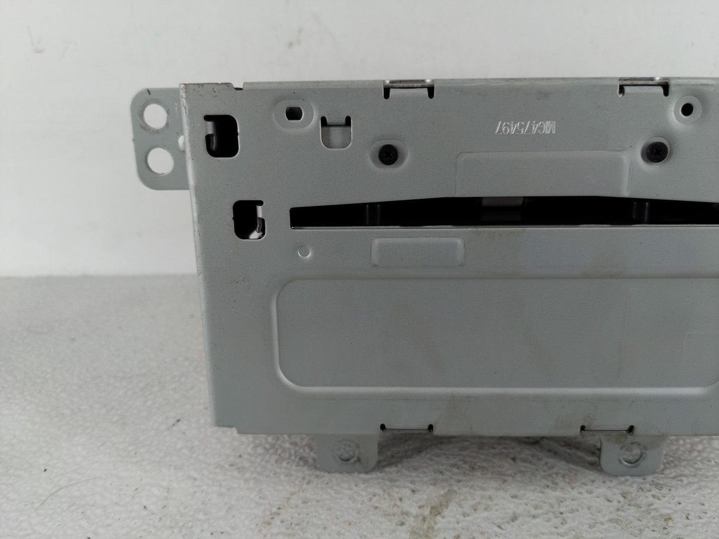2013 Chevrolet Cruze Radio AM FM Cd Player Receiver Replacement P/N:22923803 22976137 Fits OEM Used Auto Parts - Oemusedauto