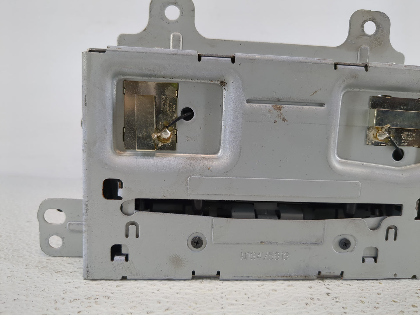 2013 Chevrolet Cruze Radio AM FM Cd Player Receiver Replacement P/N:23135481 Fits OEM Used Auto Parts - Oemusedautoparts1.co