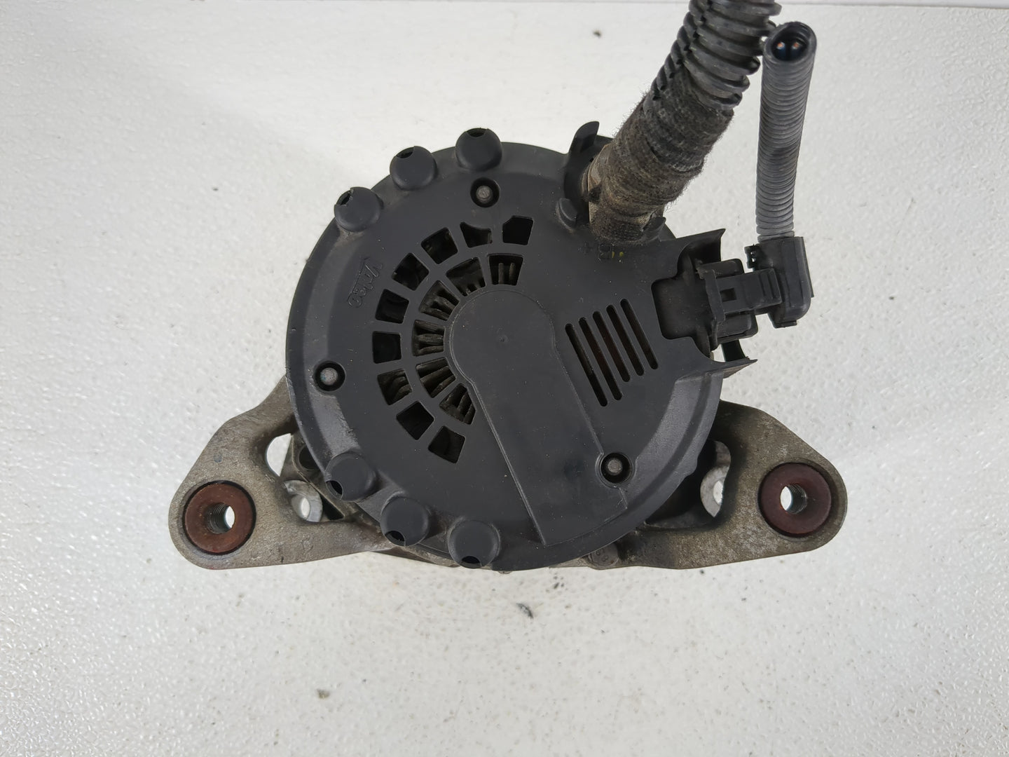 2012-2016 Chevrolet Cruze Alternator Replacement Generator Charging Assembly Engine OEM P/N:13588290 Fits OEM Used Auto Part