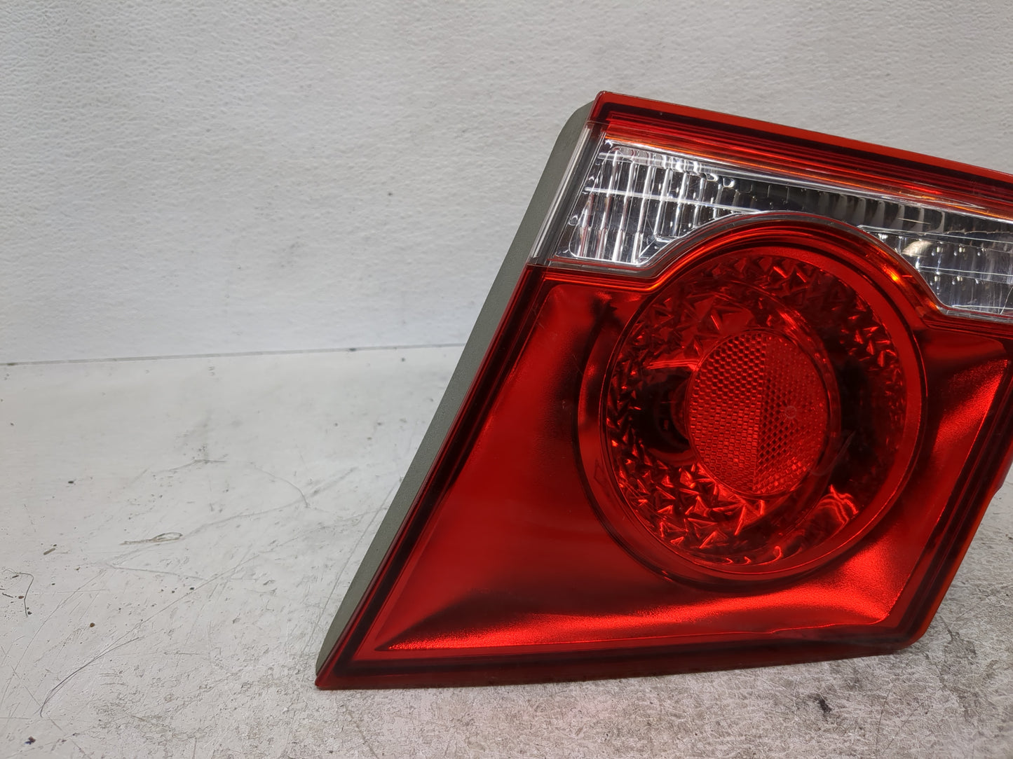 2011-2016 Chevrolet Cruze Tail Light Assembly Passenger Right OEM Fits Fits 2011 2012 2013 2014 2015 2016 OEM Used Auto Part