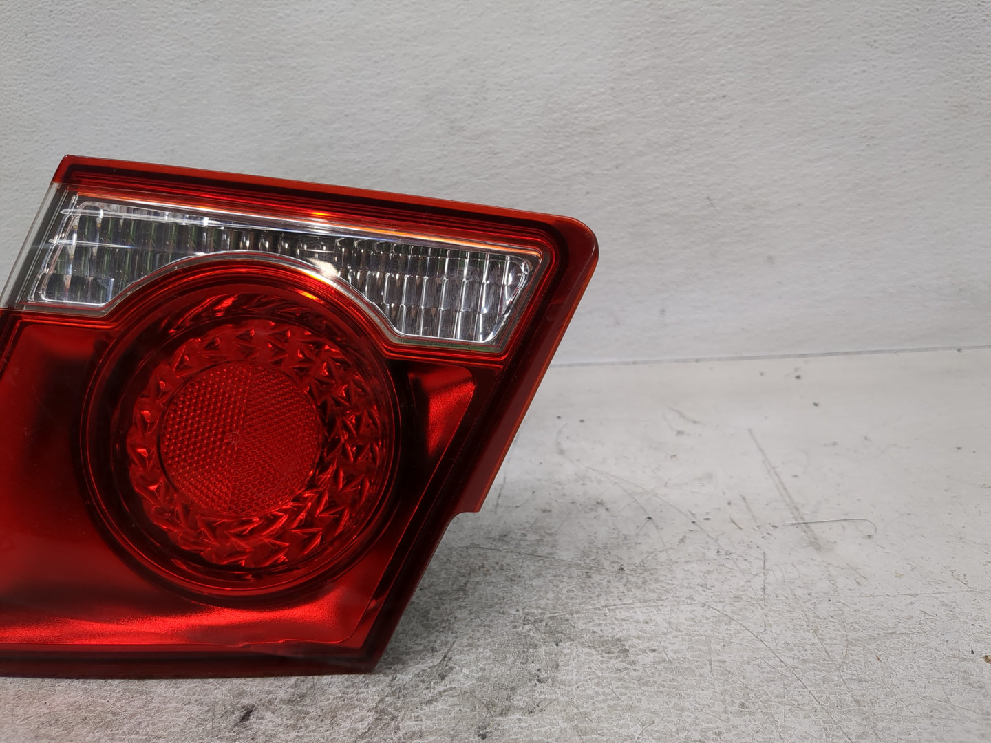 2011-2016 Chevrolet Cruze Tail Light Assembly Passenger Right OEM Fits Fits 2011 2012 2013 2014 2015 2016 OEM Used Auto Part