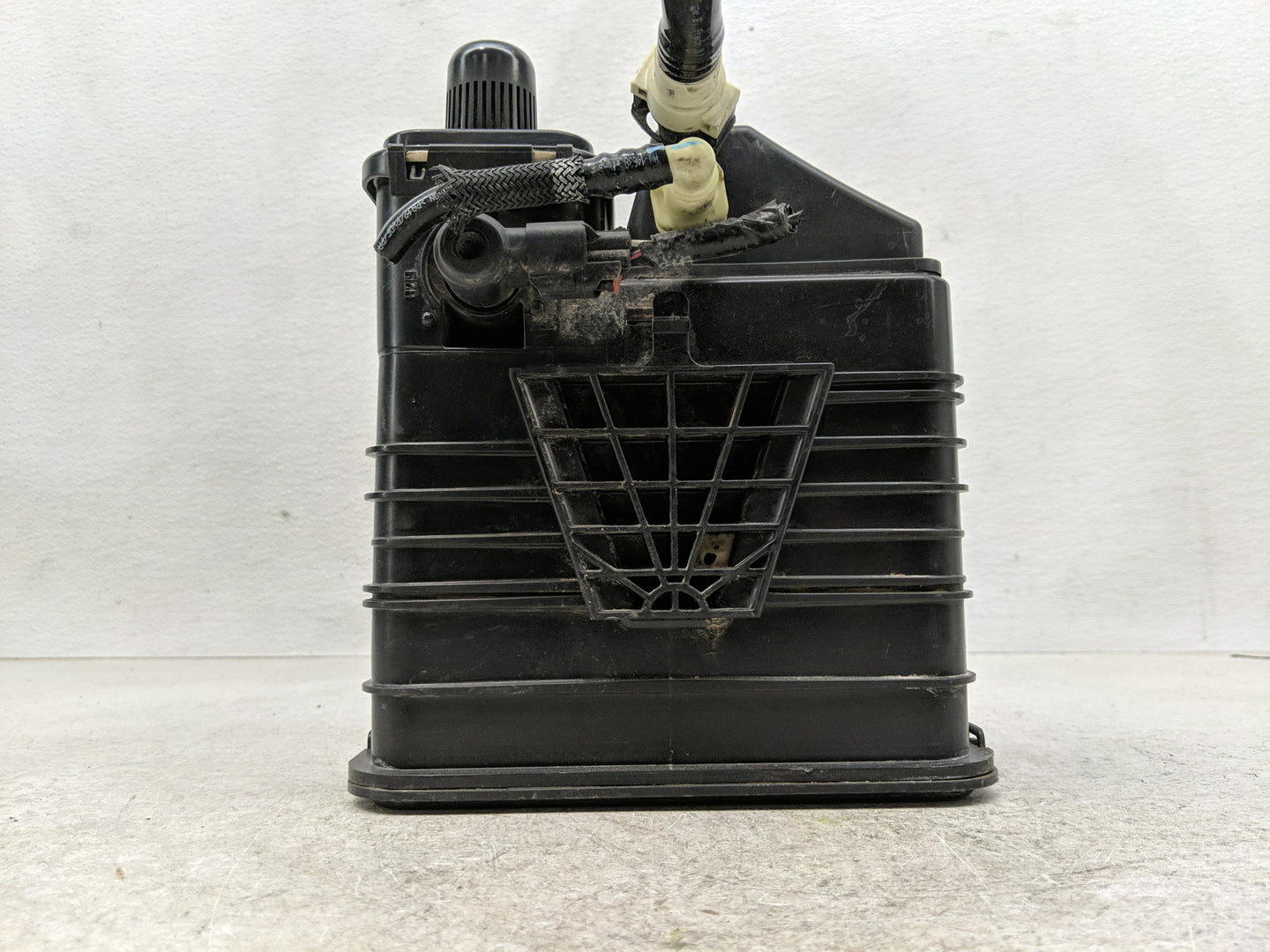 2013 Chevrolet Cruze Fuel Vapor Charcoal Canister - Oemusedautoparts1.com