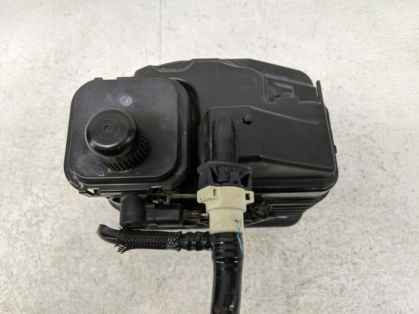 2013 Chevrolet Cruze Fuel Vapor Charcoal Canister 1261442 - Oemusedautoparts1.com
