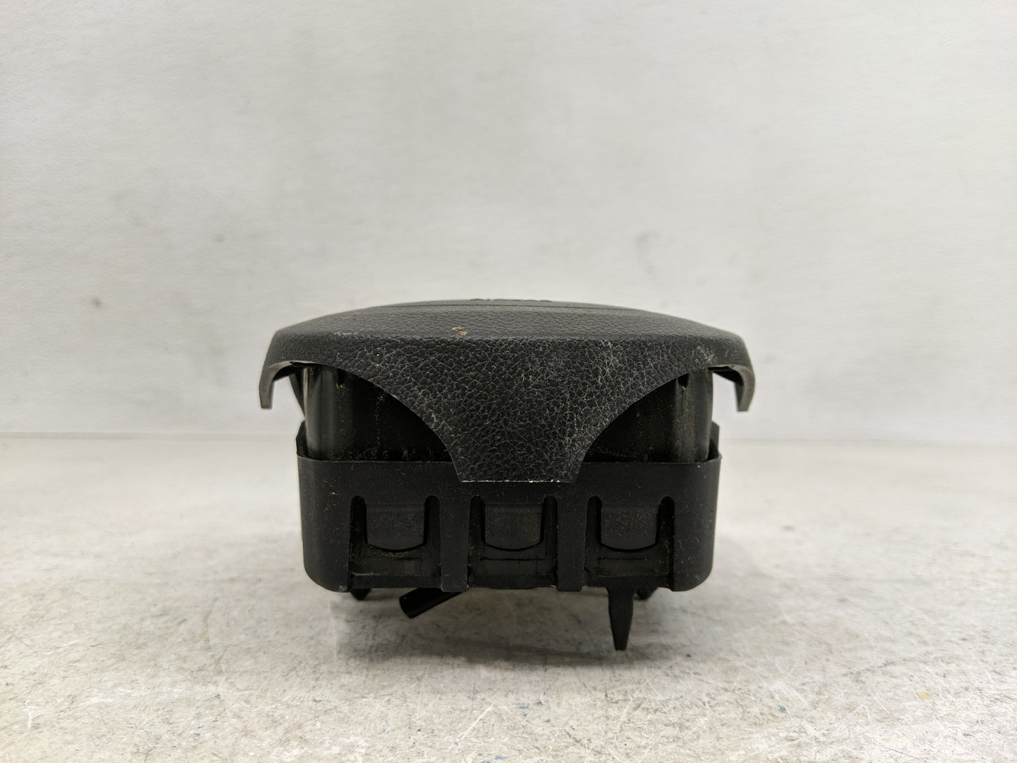 2013-2016 Chevrolet Cruze Air Bag Driver Left Steering Wheel Mounted Fits Fits 2013 2014 2015 2016 OEM Used Auto Parts - Oem