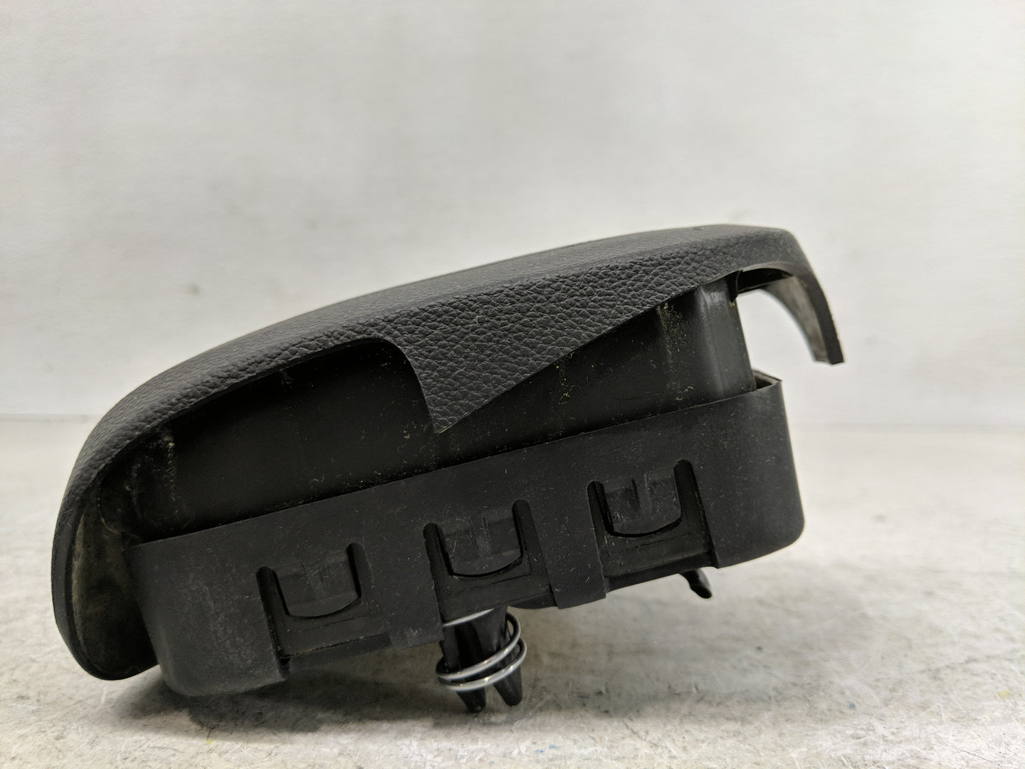 2013-2016 Chevrolet Cruze Air Bag Driver Left Steering Wheel Mounted Fits Fits 2013 2014 2015 2016 OEM Used Auto Parts - Oem