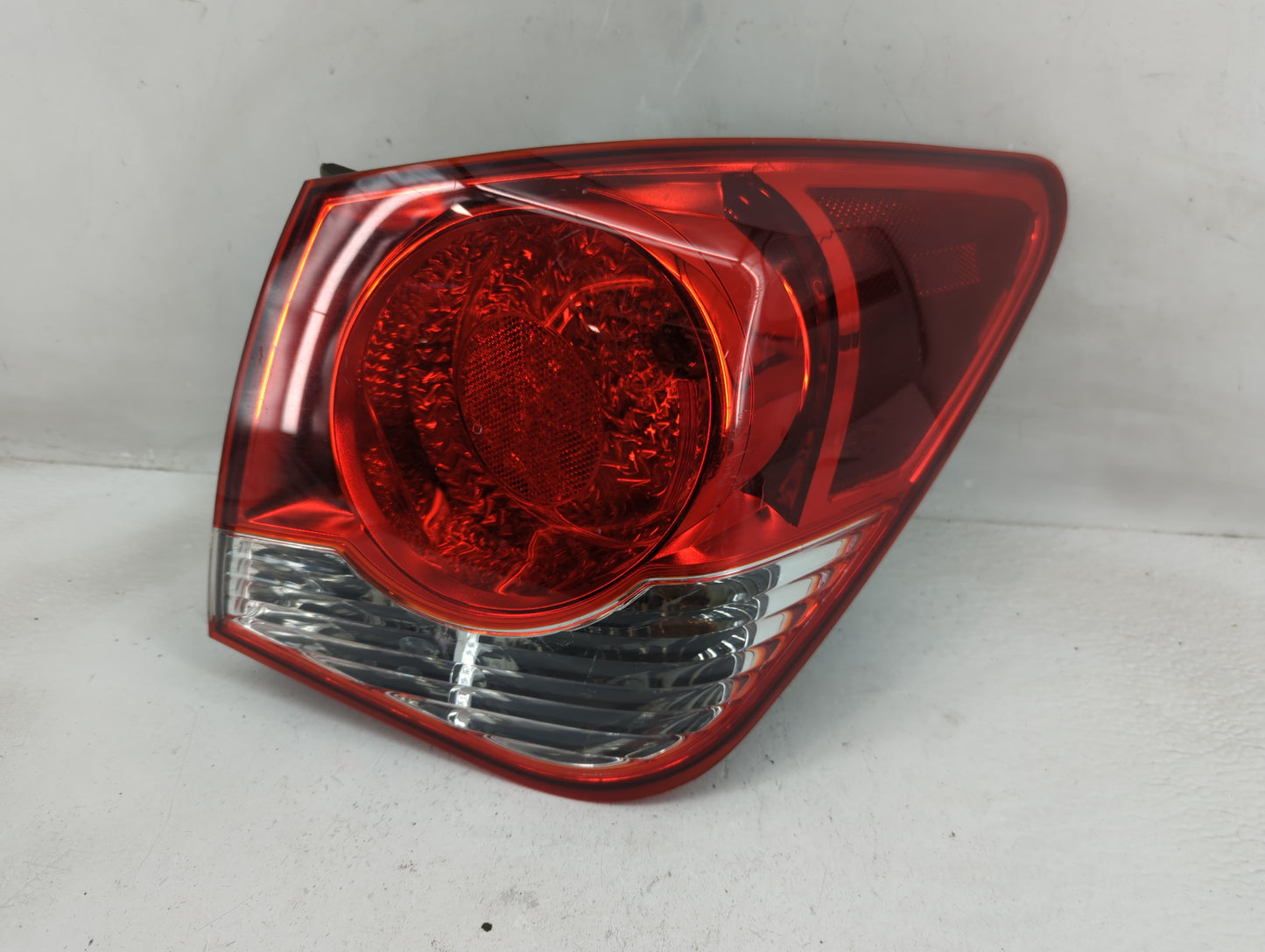 2011-2016 Chevrolet Cruze Tail Light Assembly Passenger Right OEM Fits Fits 2011 2012 2013 2014 2015 2016 OEM Used Auto Part