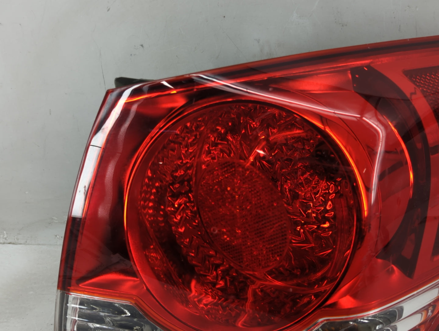 2011-2016 Chevrolet Cruze Tail Light Assembly Passenger Right OEM Fits Fits 2011 2012 2013 2014 2015 2016 OEM Used Auto Part