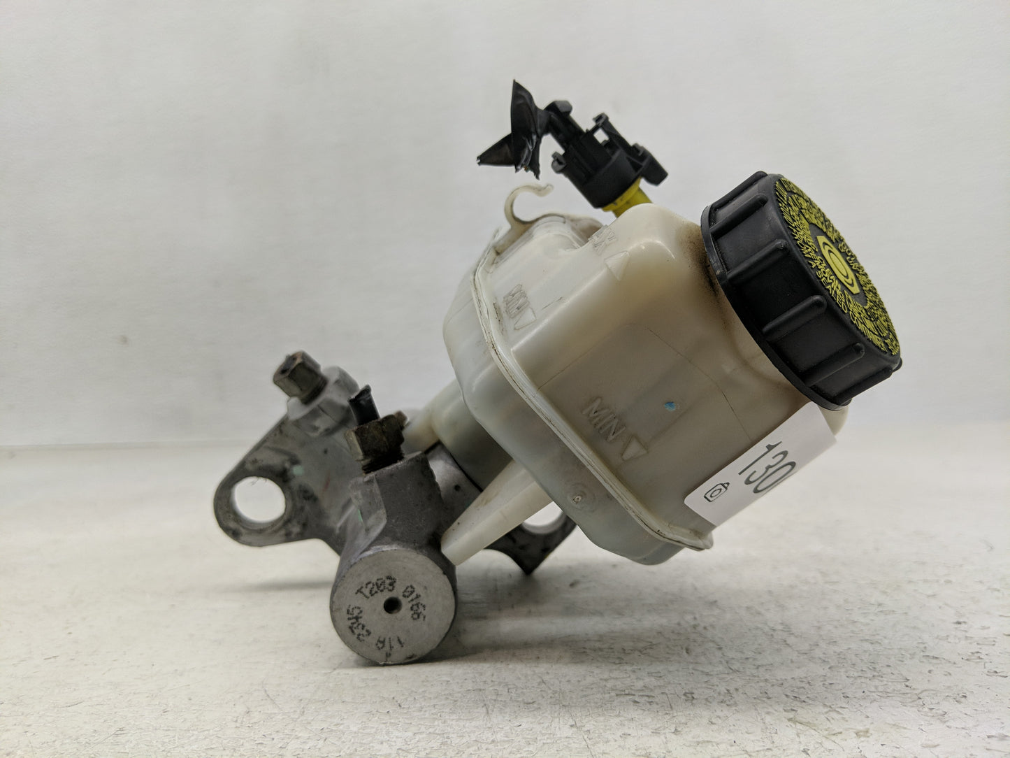 2011-2016 Chevrolet Cruze Brake Master Cylinder 1300886 - Oemusedautoparts1.com