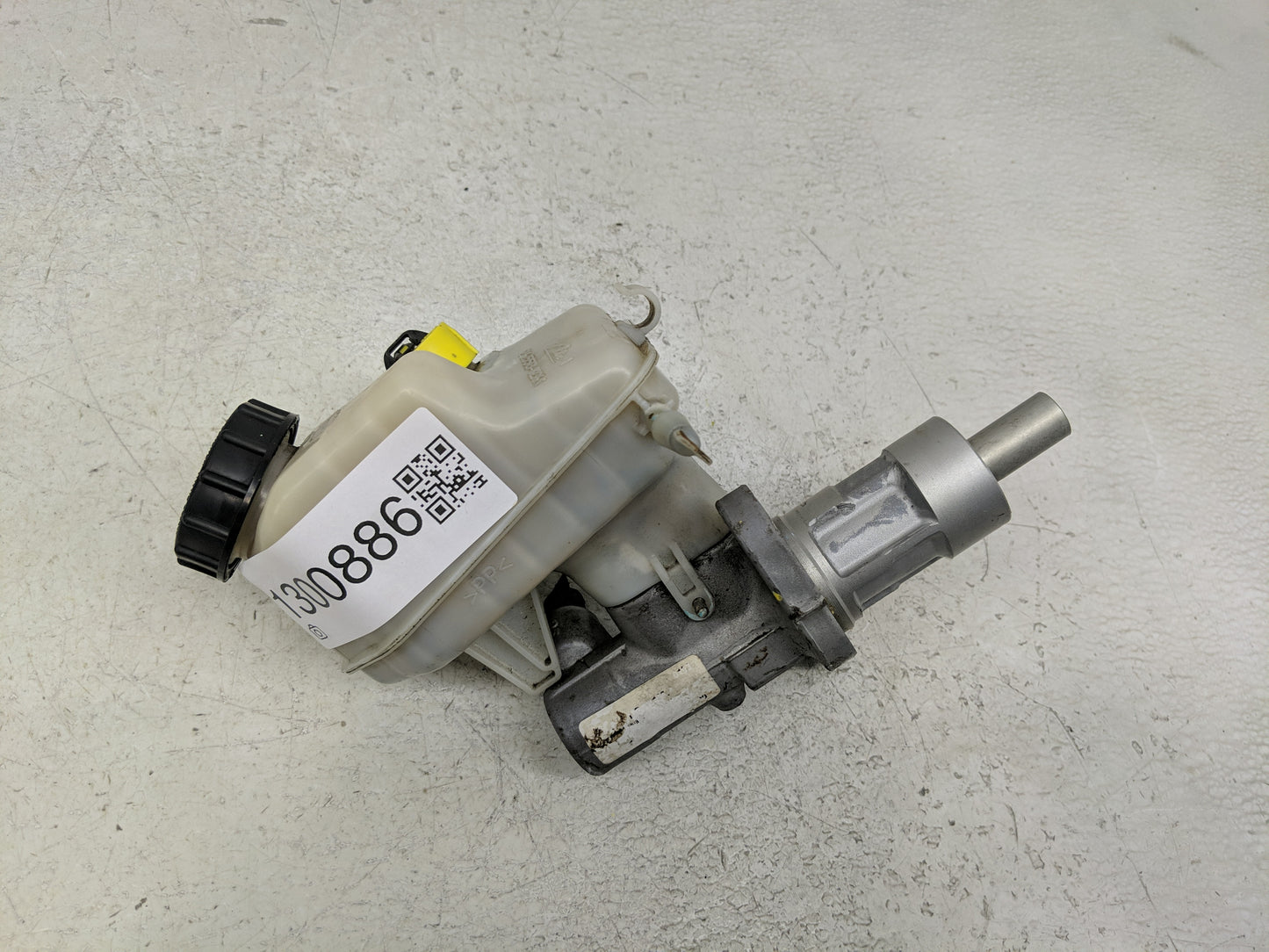 2011-2016 Chevrolet Cruze Brake Master Cylinder 1300886 - Oemusedautoparts1.com