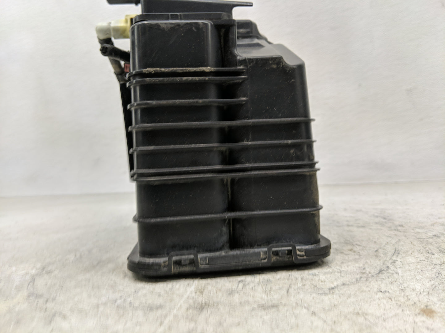 2013 Chevrolet Cruze Fuel Vapor Charcoal Canister 1357679 - Oemusedautoparts1.com