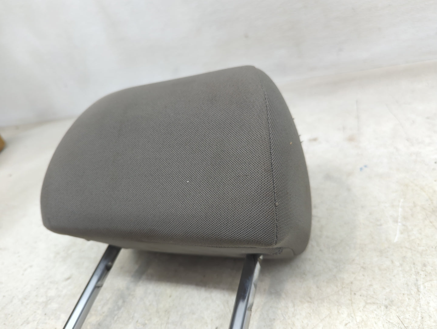 2012-2016 Chevrolet Cruze Headrest Head Rest Front Driver Passenger Seat - Oemusedautoparts1.com