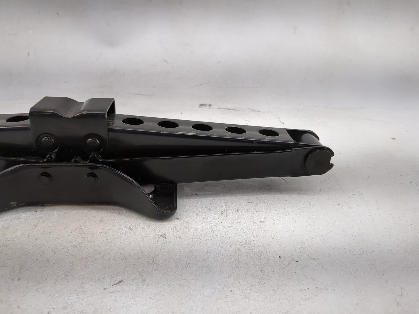 2013 Chevrolet Cruze Spare Scissor Car Jack Black - Oemusedautoparts1.com