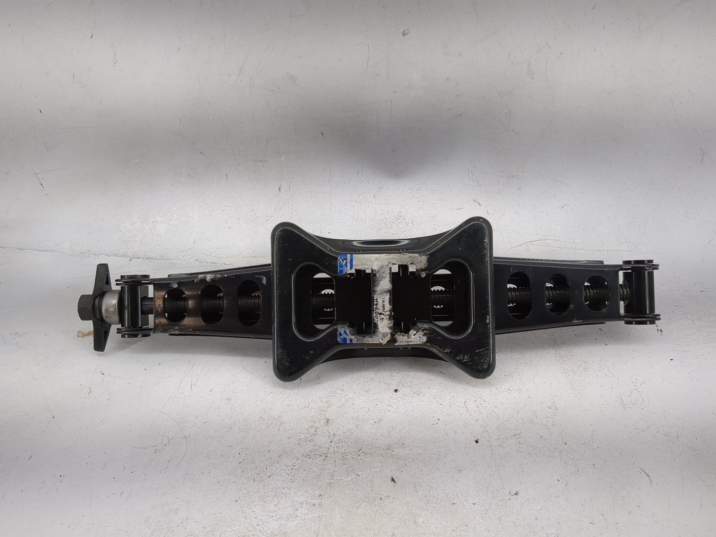 2013 Chevrolet Cruze Spare Scissor Car Jack Black - Oemusedautoparts1.com