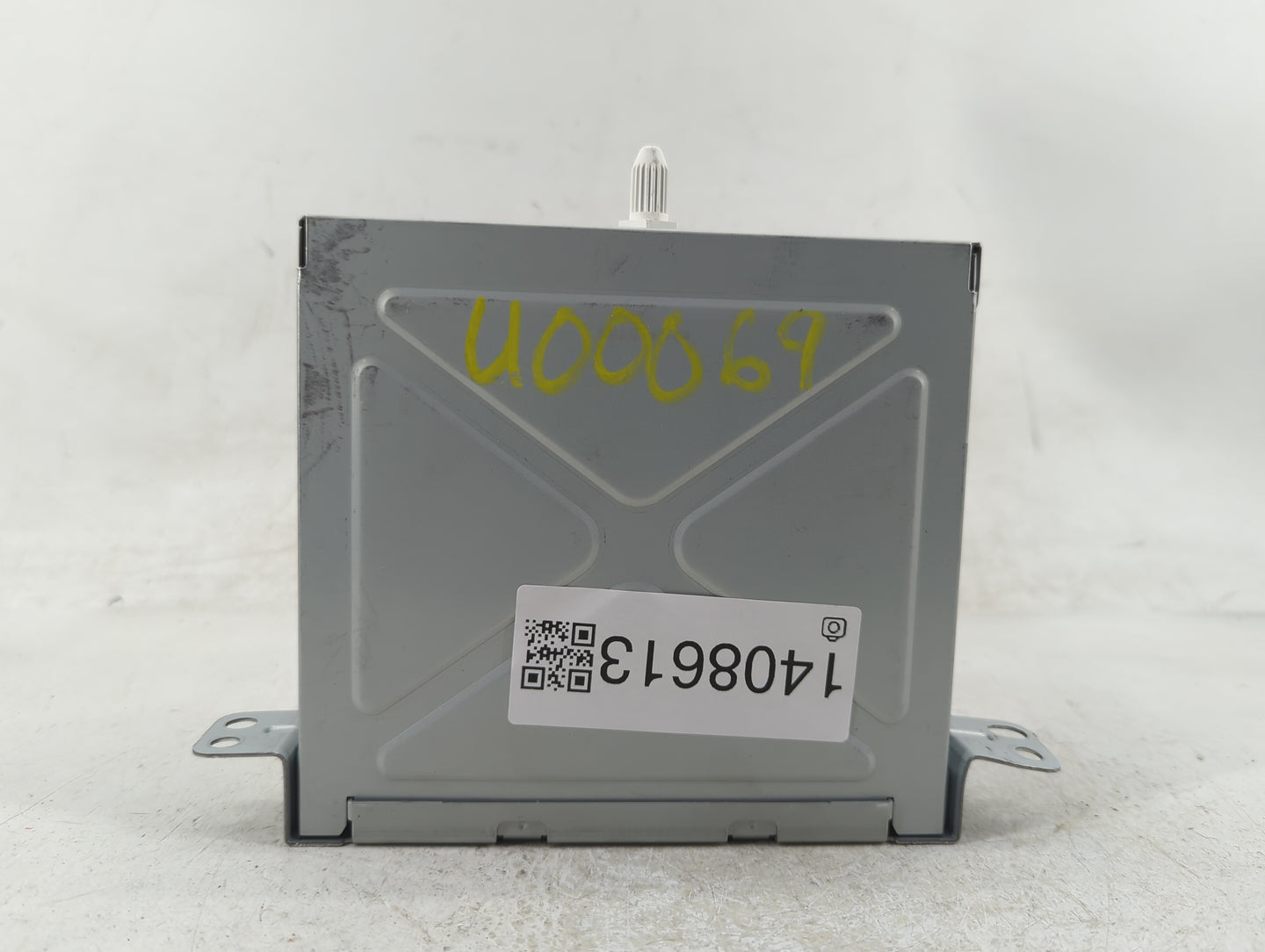 2013 Chevrolet Cruze Radio AM FM Cd Player Receiver Replacement P/N:22979837 Fits OEM Used Auto Parts - Oemusedautoparts1.co