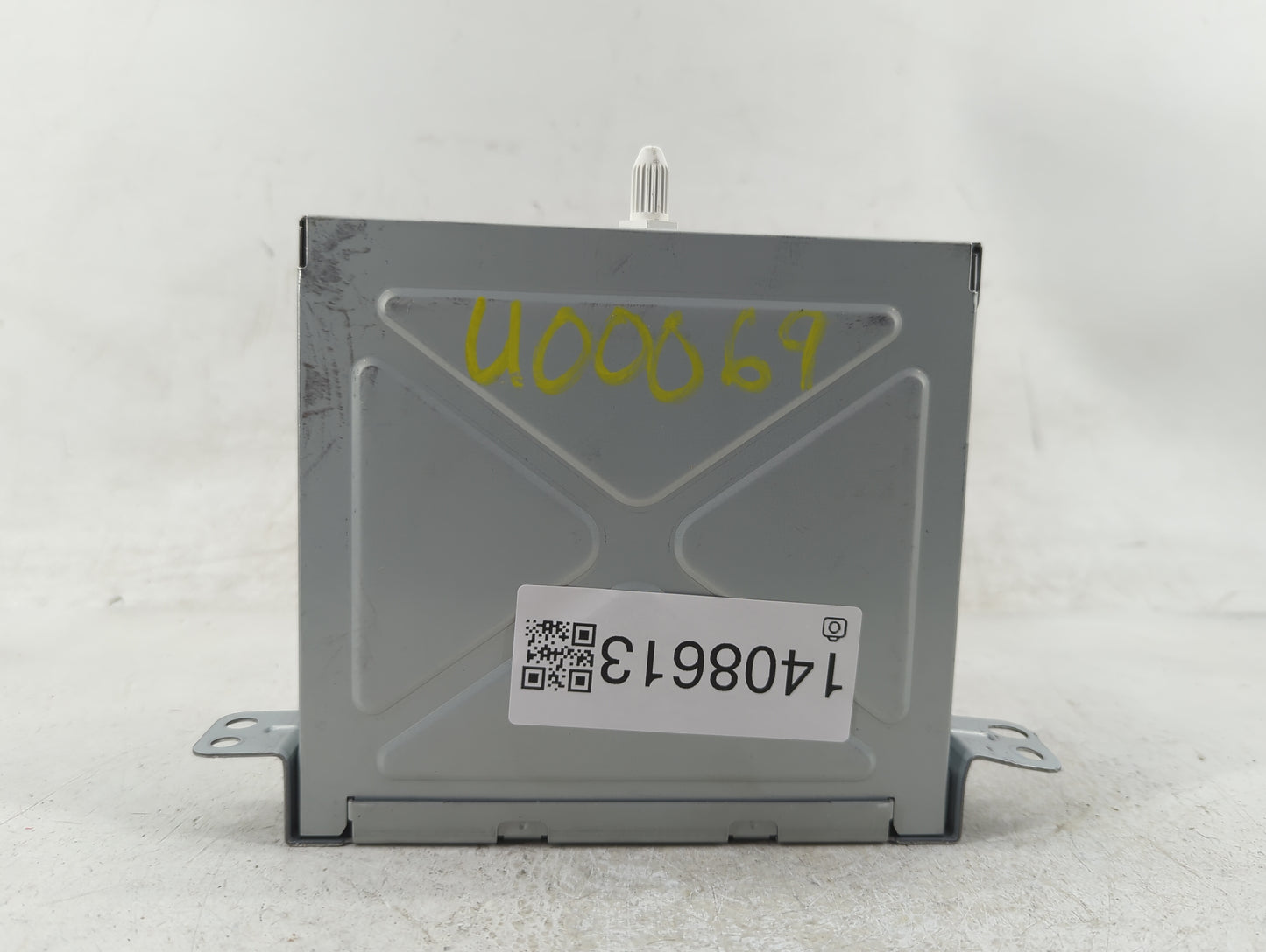 2013 Chevrolet Cruze Radio AM FM Cd Player Receiver Replacement P/N:22979837 Fits OEM Used Auto Parts - Oemusedautoparts1.co