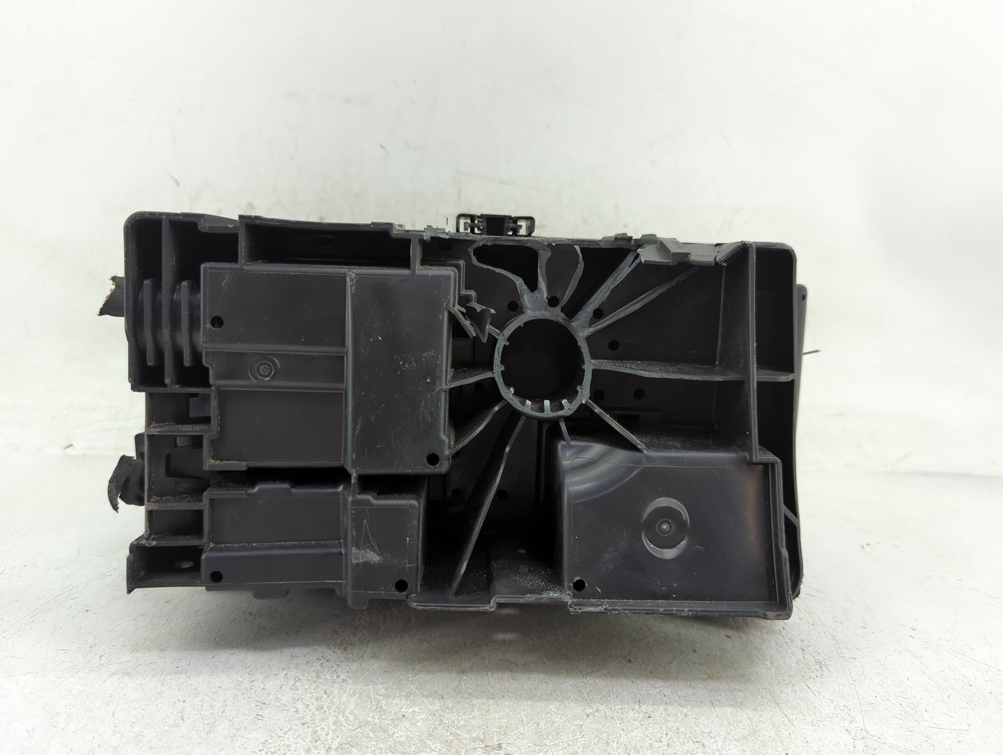2011-2014 Chevrolet Cruze Fusebox Fuse Box Panel Relay Module P/N:812461952 Fits Fits 2011 2012 2013 2014 OEM Used Auto Part