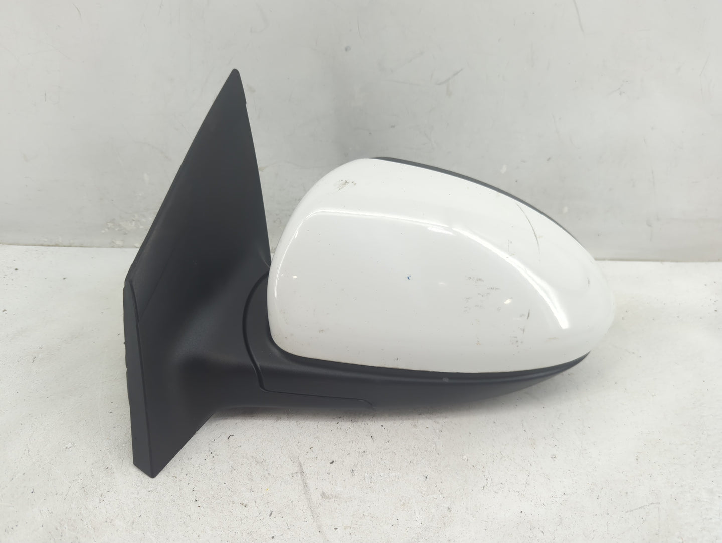 2011-2016 Chevrolet Cruze Driver Side View Mirror - Left Door Mirror OEM Used - Oemusedautoparts1.com