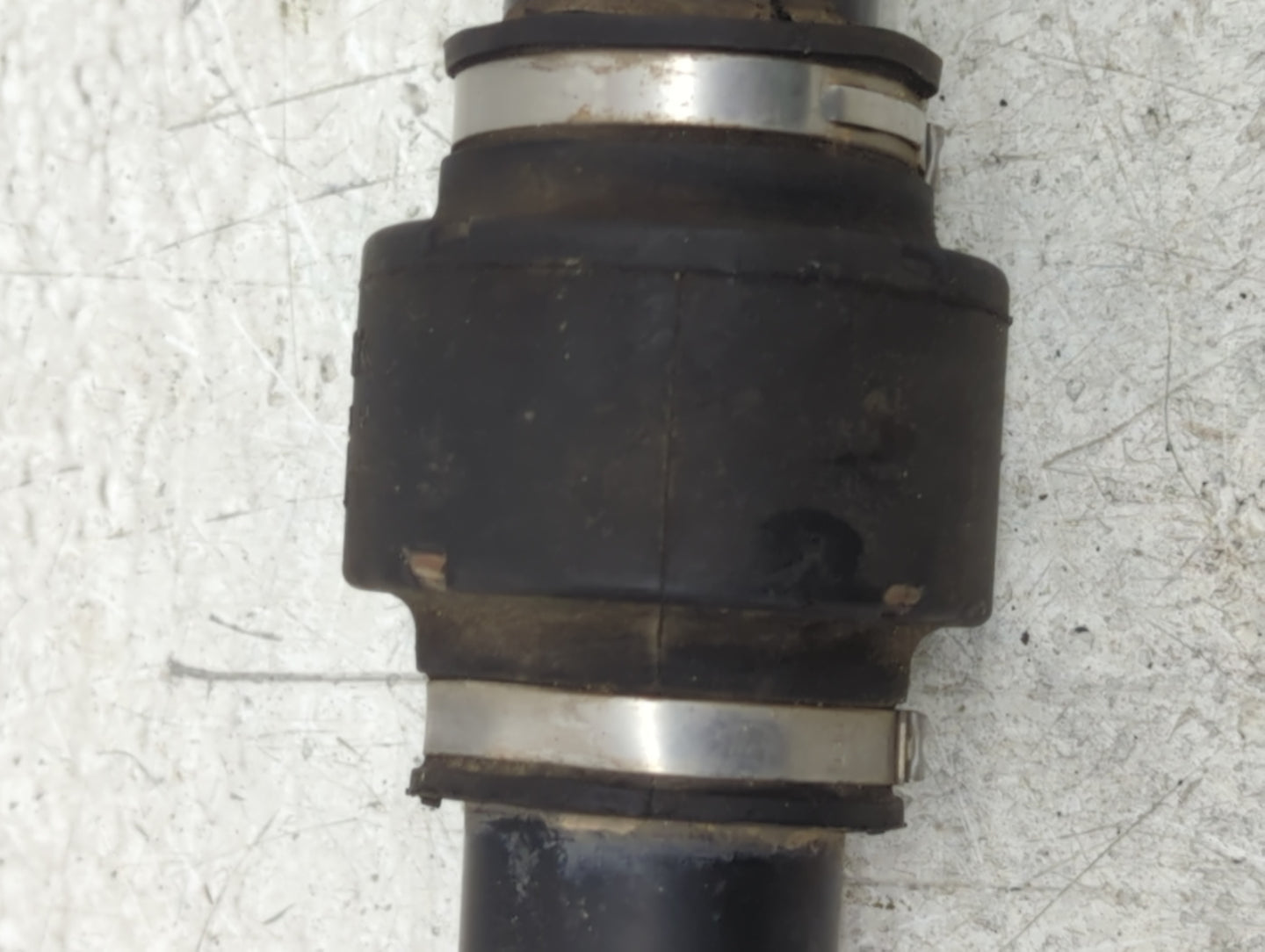 2011-2014 Chevrolet Cruze Axle Shaft Front Passenger Cv C/v 1428684 - Oemusedautoparts1.com