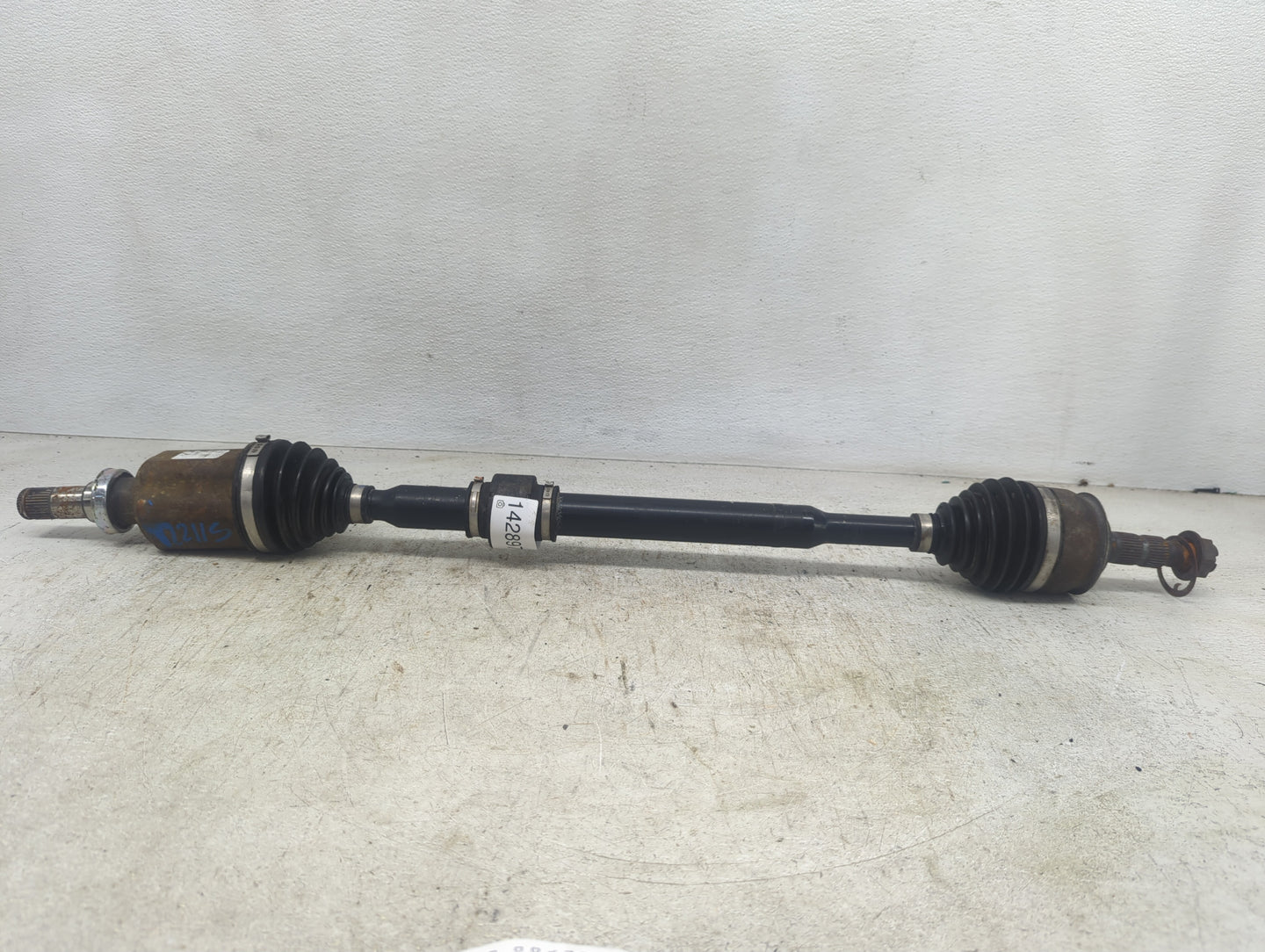 2011-2014 Chevrolet Cruze Axle Shaft Front Passenger Cv C/v - Oemusedautoparts1.com