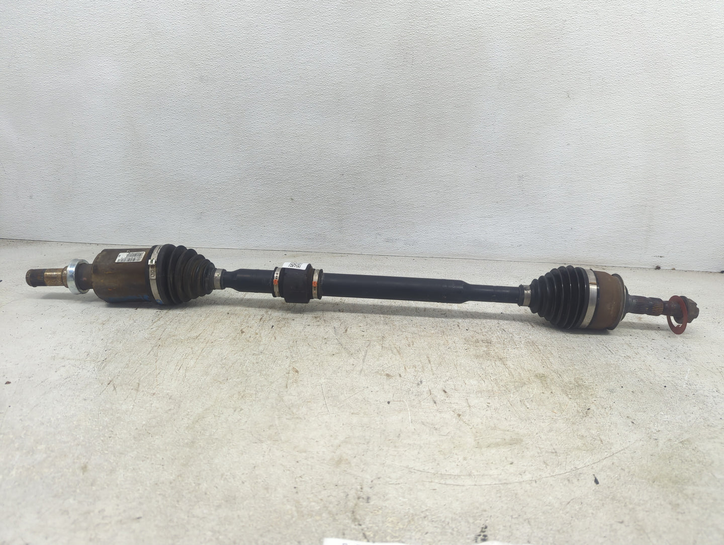 2011-2014 Chevrolet Cruze Axle Shaft Front Passenger Cv C/v - Oemusedautoparts1.com