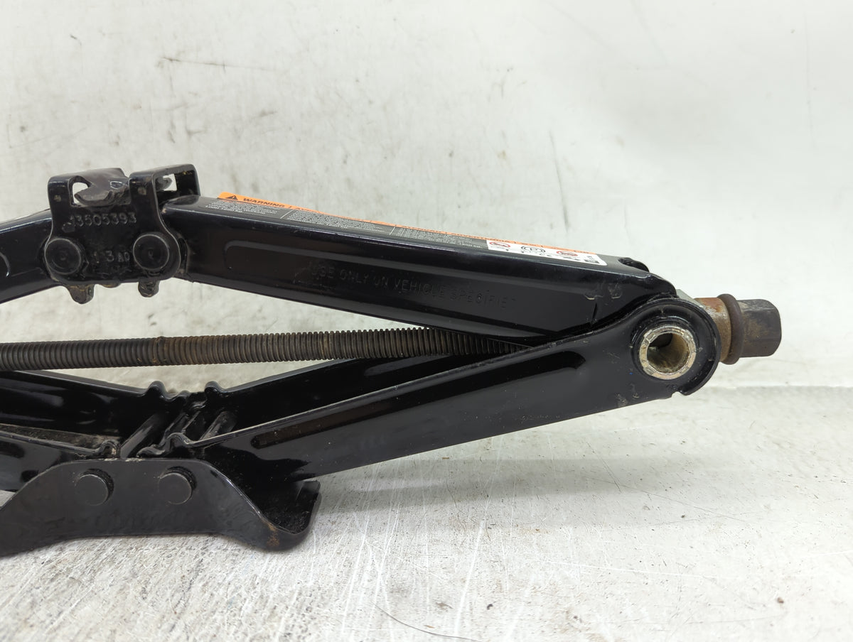 2013 Chevrolet Cruze Spare Scissor Car Jack 1429218 - Oemusedautoparts1.com