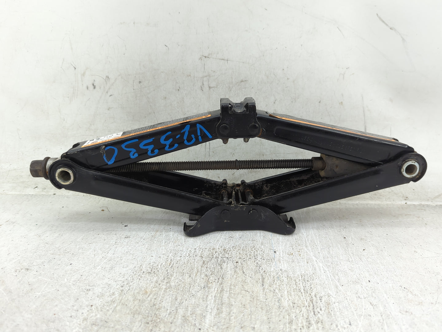 2013 Chevrolet Cruze Spare Scissor Car Jack 1431596 - Oemusedautoparts1.com