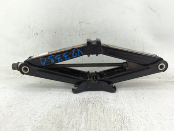 compare product 2013 Chevrolet Cruze Spare Scissor Car Jack 1431596