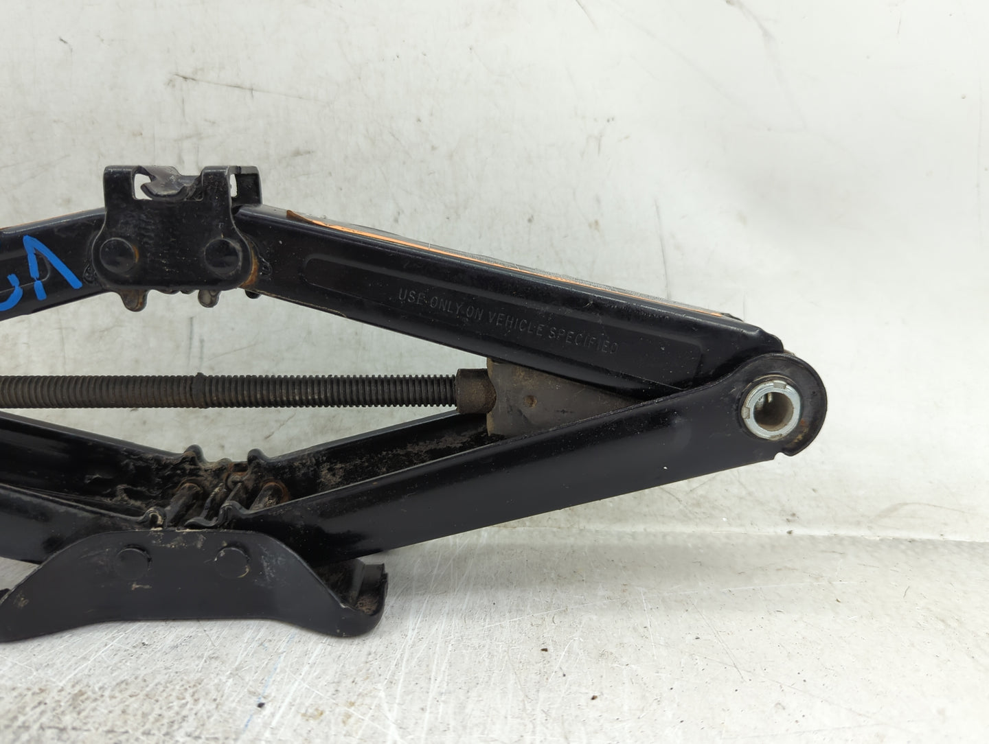 2013 Chevrolet Cruze Spare Scissor Car Jack 1431596 - Oemusedautoparts1.com