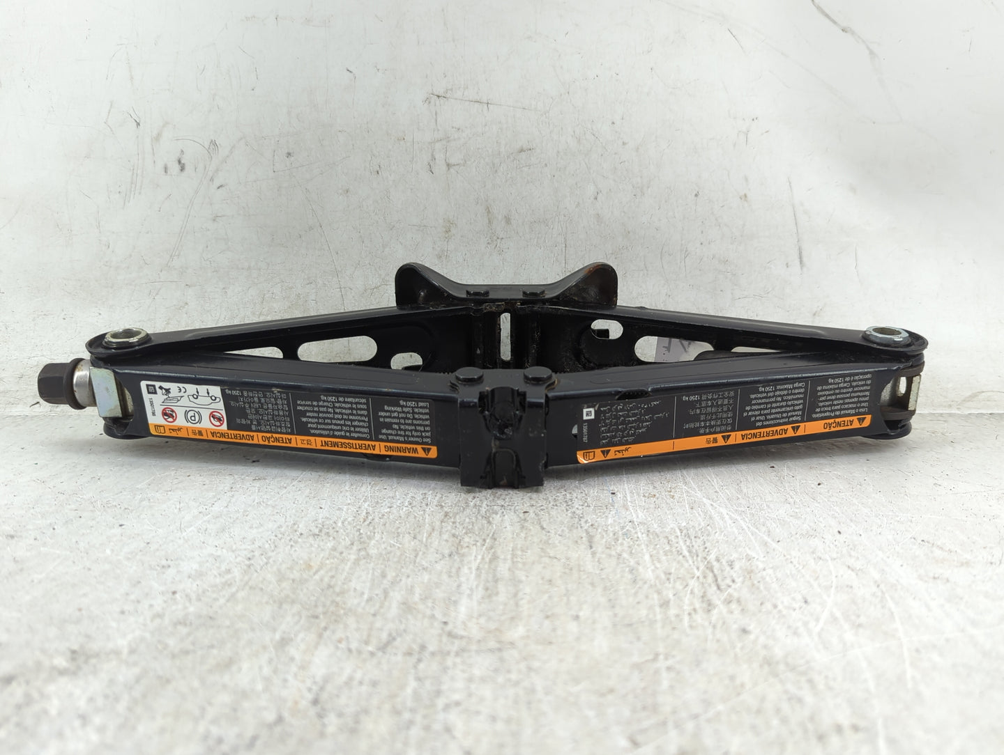 2013 Chevrolet Cruze Spare Scissor Car Jack 1431596 - Oemusedautoparts1.com