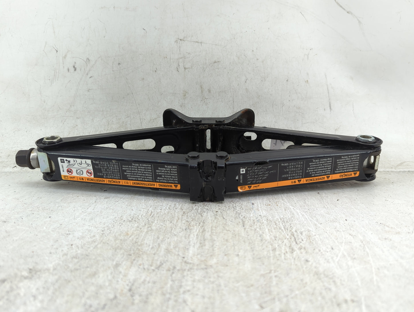 2013 Chevrolet Cruze Spare Scissor Car Jack 1431596 - Oemusedautoparts1.com