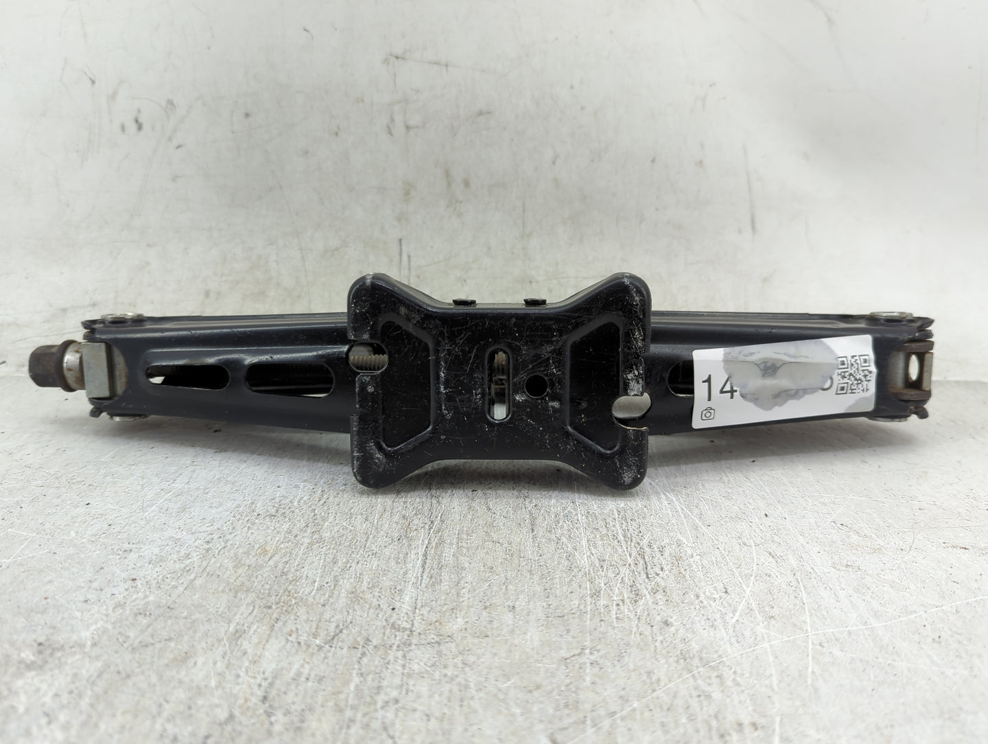 2013 Chevrolet Cruze Spare Scissor Car Jack 1431596 - Oemusedautoparts1.com