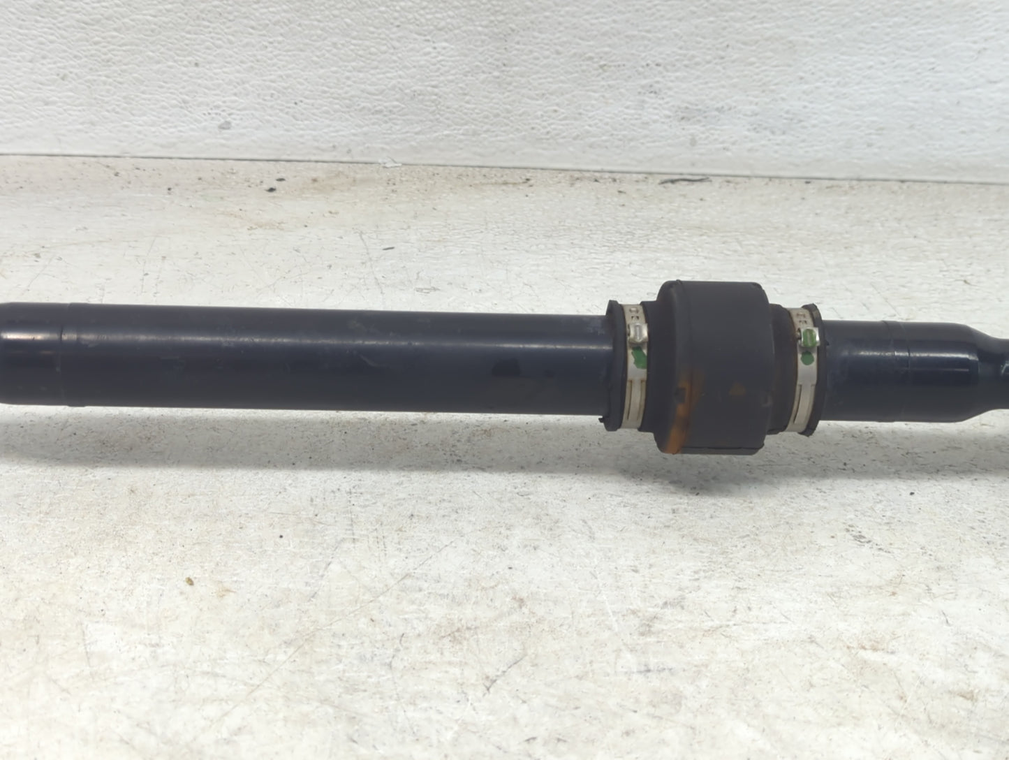 2011-2014 Chevrolet Cruze Axle Shaft Front Passenger Cv C/v - Oemusedautoparts1.com