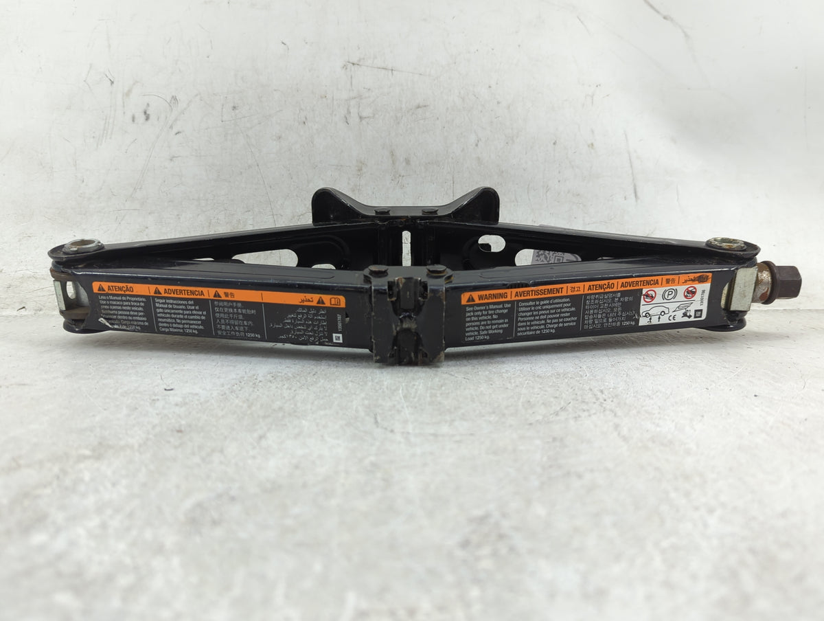 2013 Chevrolet Cruze Spare Scissor Car Jack 1431782 - Oemusedautoparts1.com