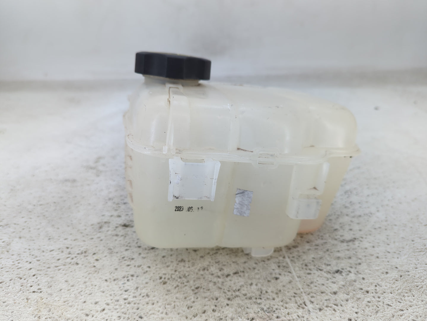 2011 Chevrolet Cruze Radiator Coolant Overflow Expansion Tank Bottle 1432008 - Oemusedautoparts1.com