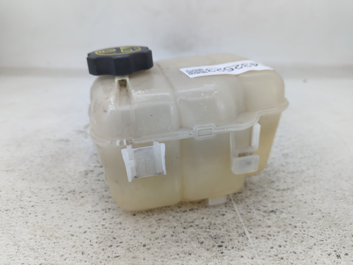 2011 Chevrolet Cruze Radiator Coolant Overflow Expansion Tank Bottle 1432523 - Oemusedautoparts1.com