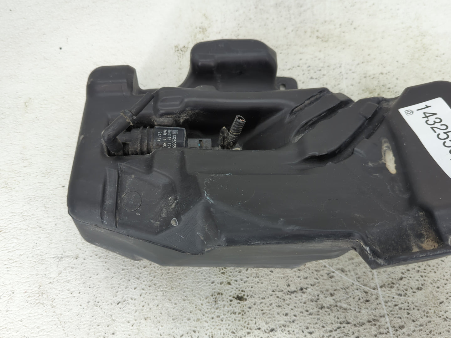 2011-2016 Chevrolet Cruze Windshield Washer Fluid Reservoir Bottle Oem - Oemusedautoparts1.com
